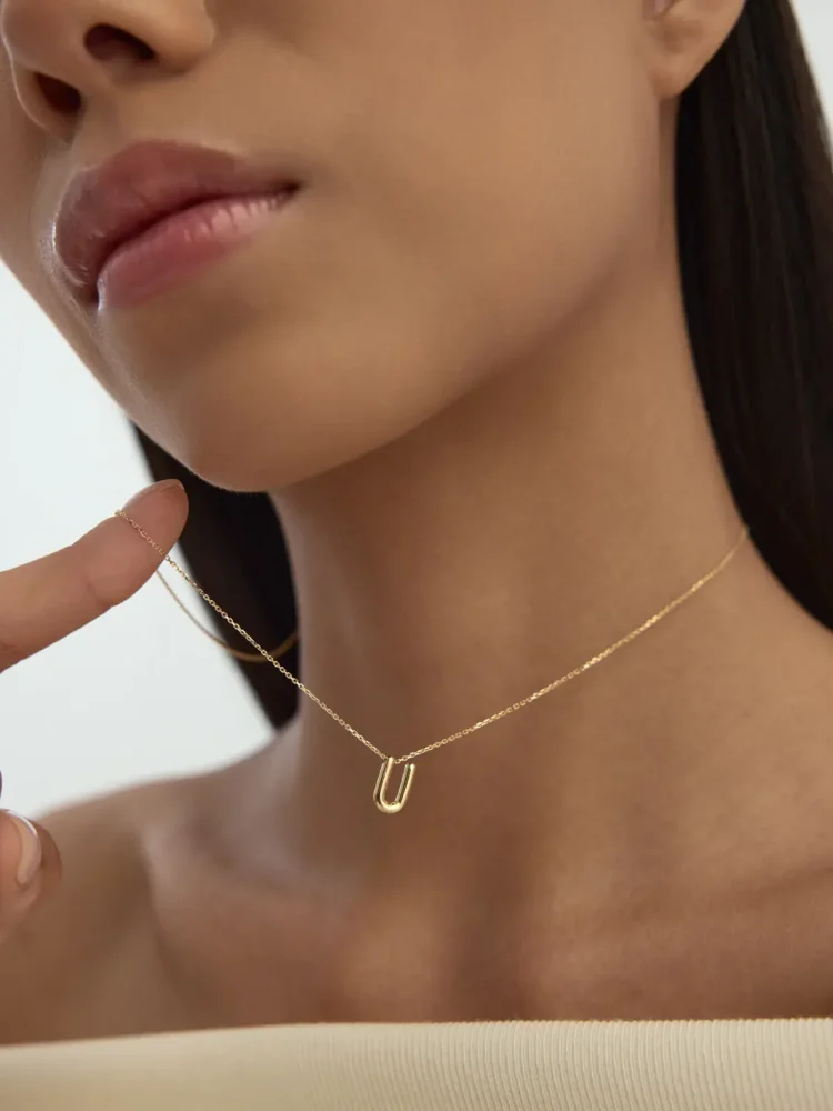 U Harfi Sade 14K Altın Harf Kolye - 2
