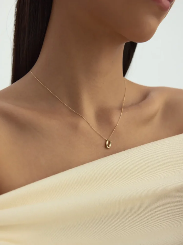 U Harfi Sade 14K Altın Harf Kolye - 3