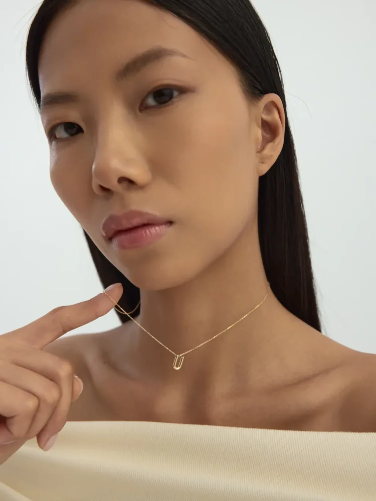 U Harfi Sade 14K Altın Harf Kolye - 4