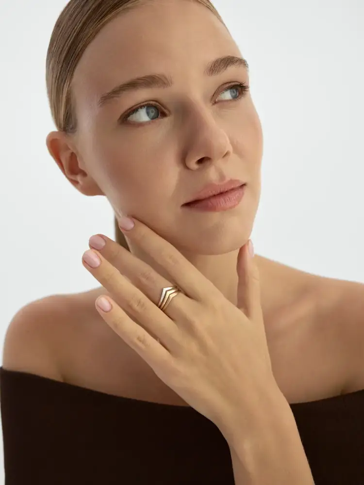 Üç Renkli V Form Minimal 14K Altın Yüzük - 3